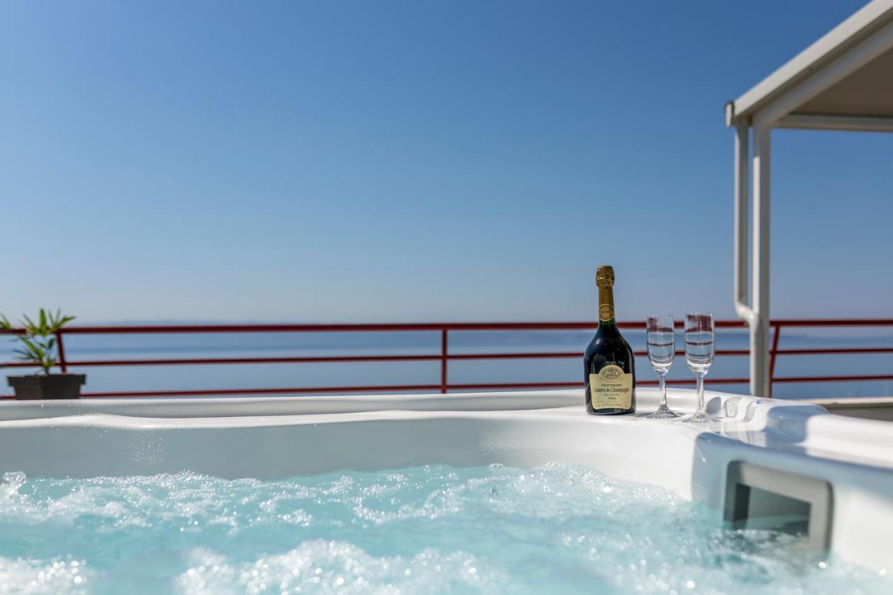 Seaside Penthouse With Hot Tub Sky Living Apartment Split Ngoại thất bức ảnh
