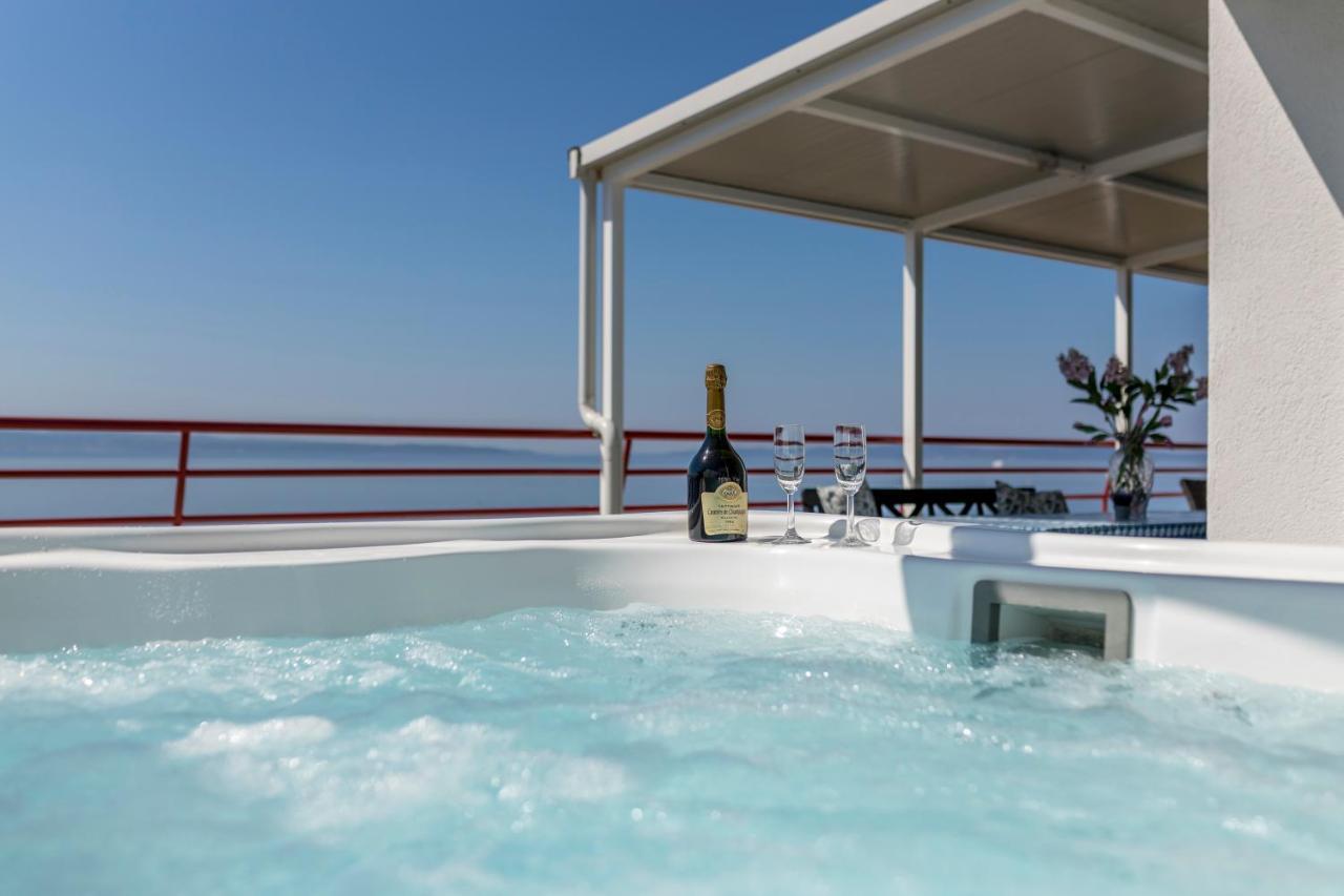 Seaside Penthouse With Hot Tub Sky Living Apartment Split Ngoại thất bức ảnh