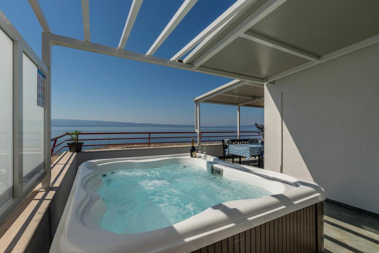 Seaside Penthouse With Hot Tub Sky Living Apartment Split Ngoại thất bức ảnh
