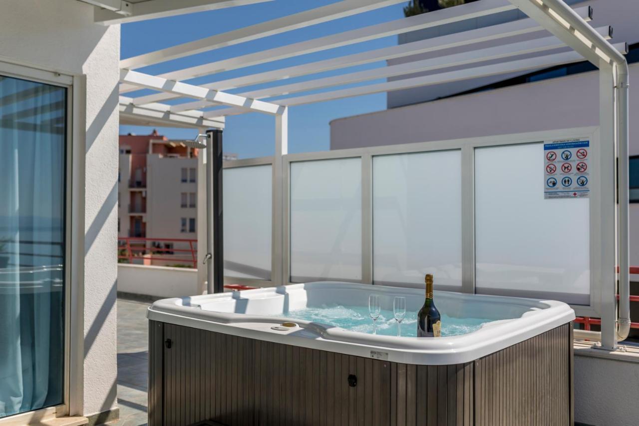 Seaside Penthouse With Hot Tub Sky Living Apartment Split Ngoại thất bức ảnh