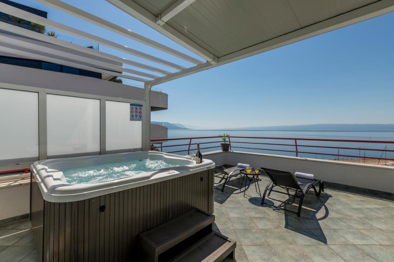 Seaside Penthouse With Hot Tub Sky Living Apartment Split Ngoại thất bức ảnh