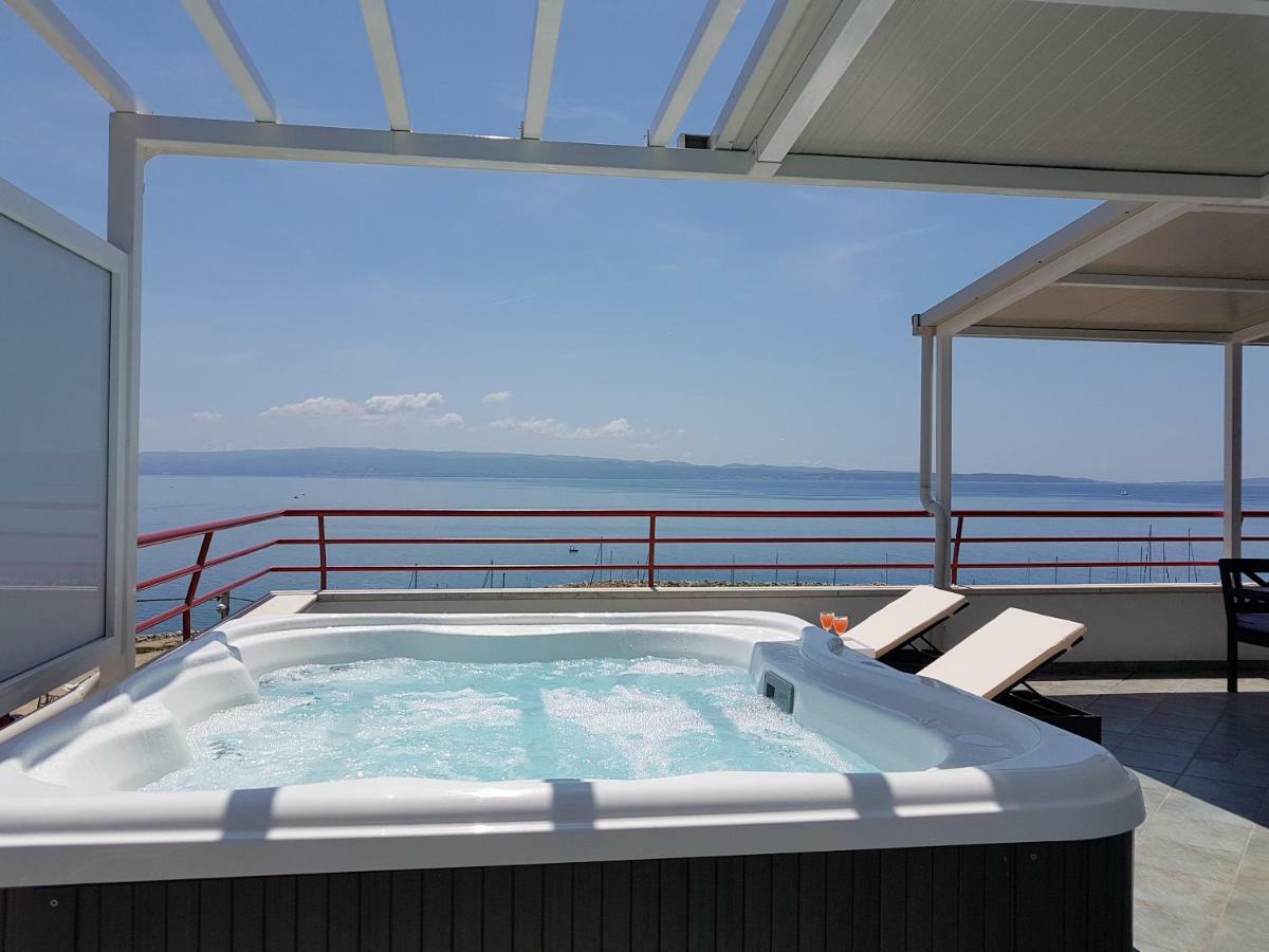 Seaside Penthouse With Hot Tub Sky Living Apartment Split Ngoại thất bức ảnh