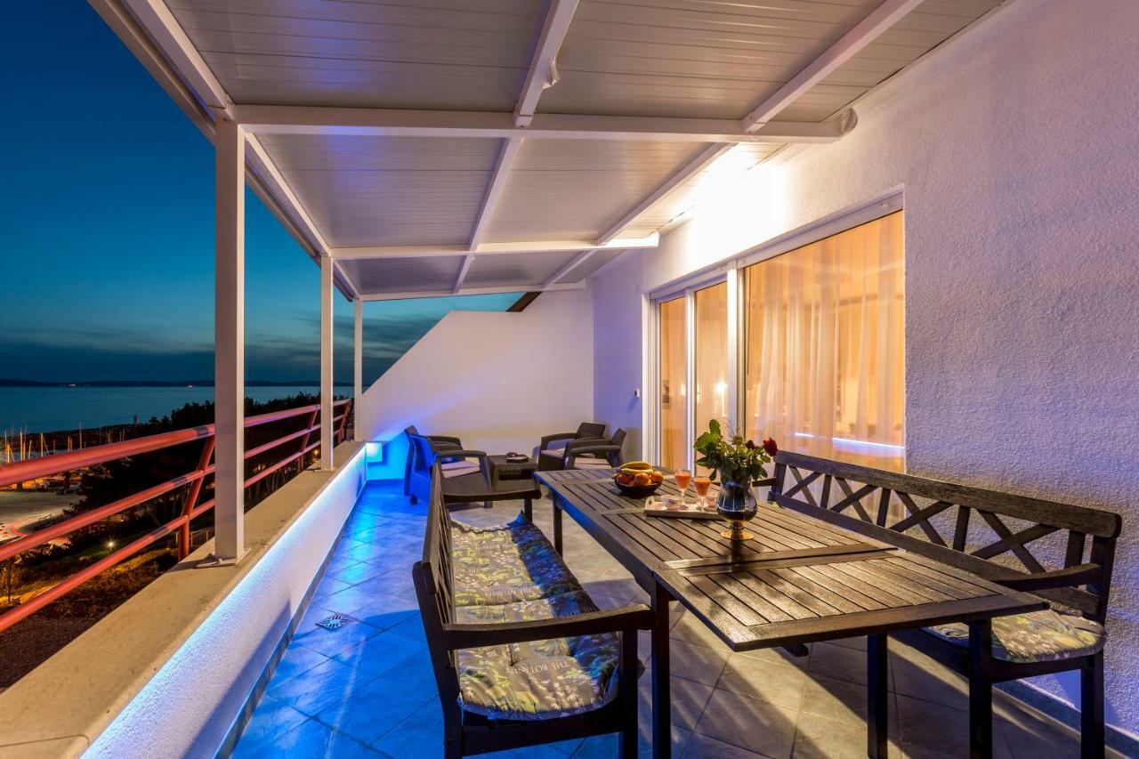 Seaside Penthouse With Hot Tub Sky Living Apartment Split Ngoại thất bức ảnh