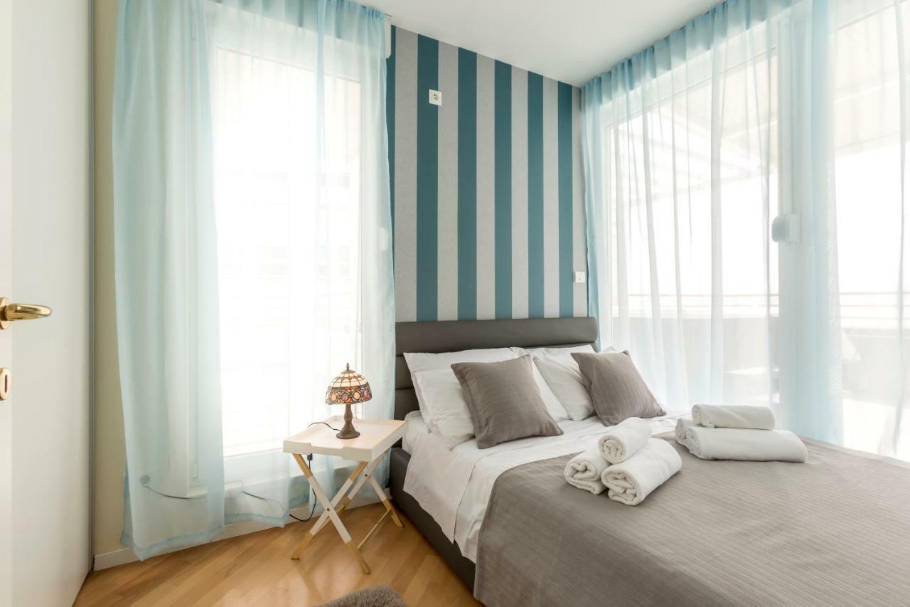 Seaside Penthouse With Hot Tub Sky Living Apartment Split Ngoại thất bức ảnh