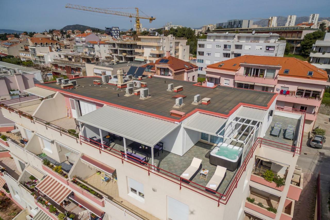 Seaside Penthouse With Hot Tub Sky Living Apartment Split Ngoại thất bức ảnh