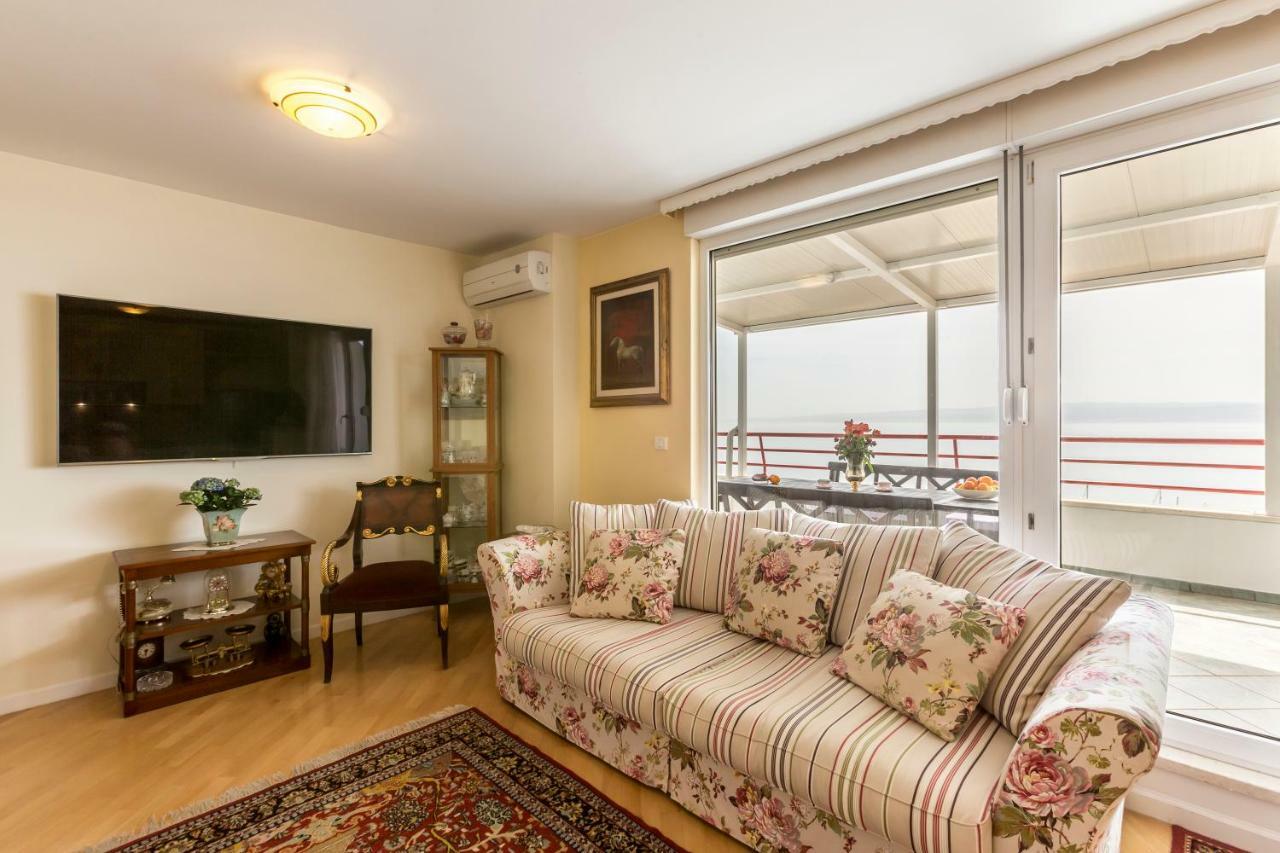 Seaside Penthouse With Hot Tub Sky Living Apartment Split Ngoại thất bức ảnh
