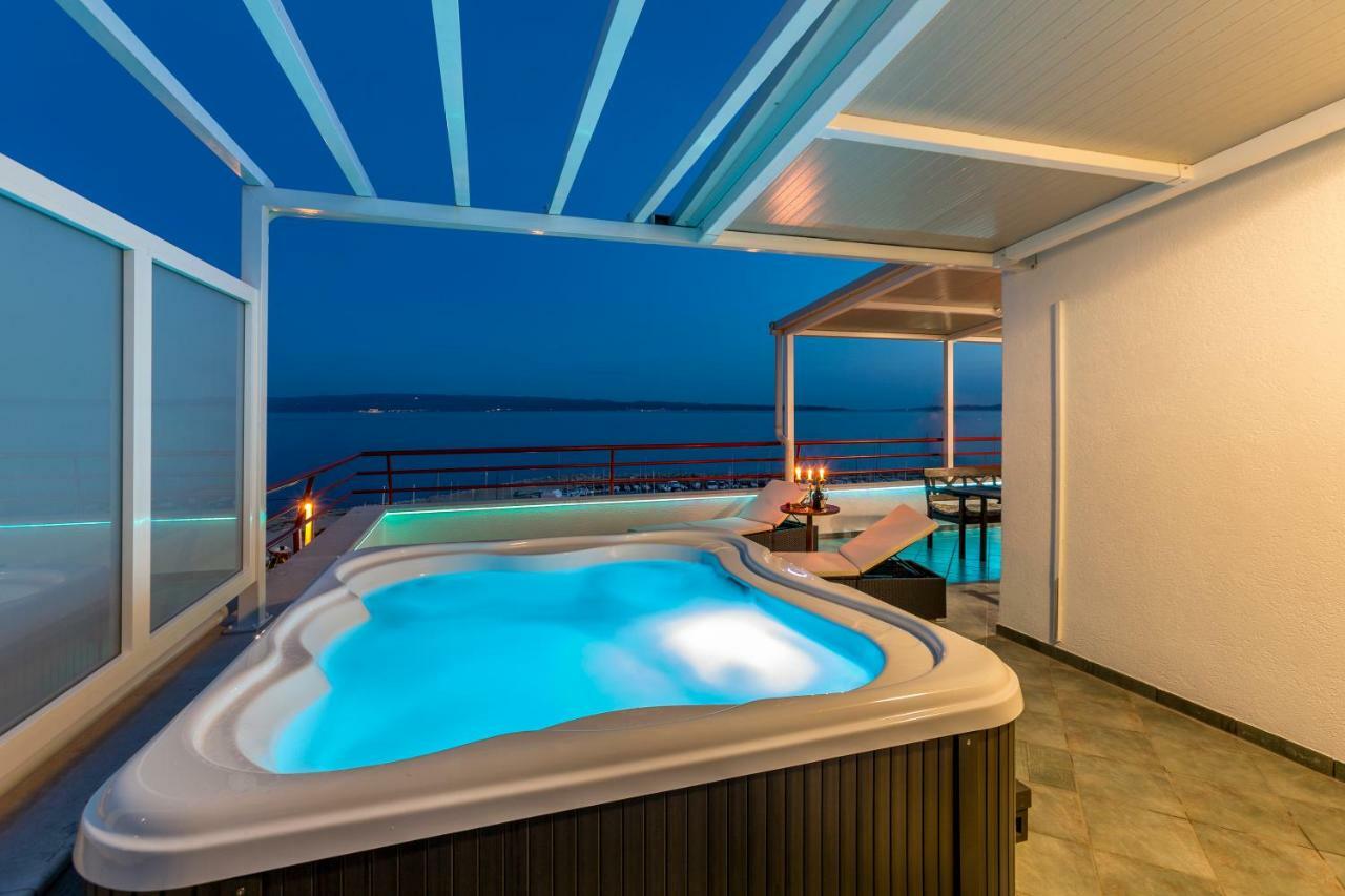 Seaside Penthouse With Hot Tub Sky Living Apartment Split Ngoại thất bức ảnh